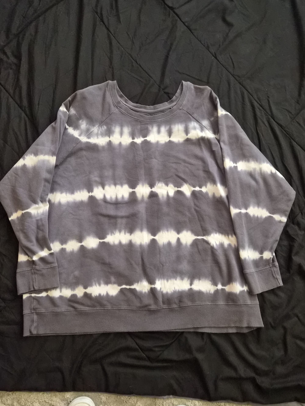 torrid Gray & White Tie-Dye Crewneck Sweatshirt